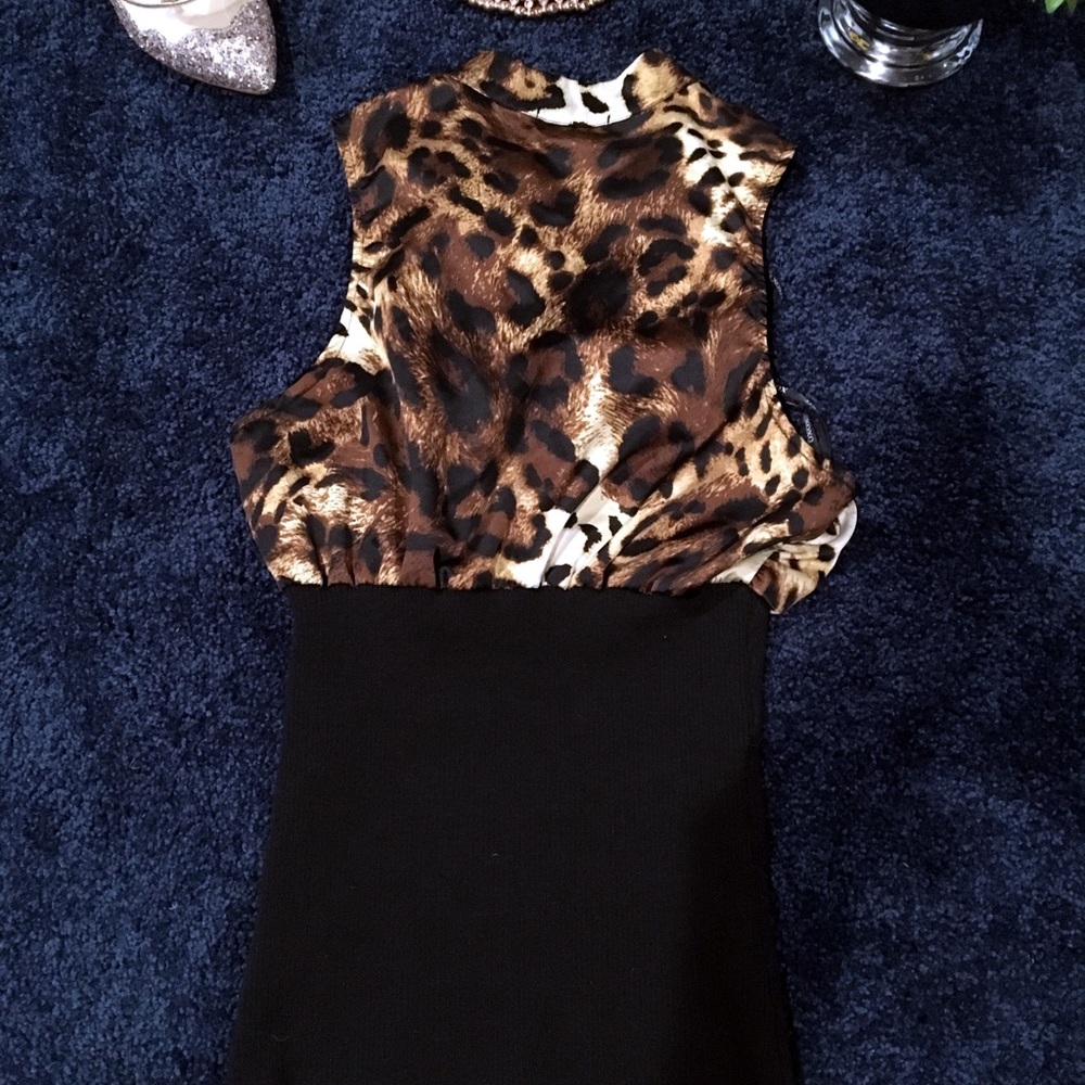 💵★FAST SHIPPING★💵 Ruffle Halter Top 🖤 - Picture 2 of 3